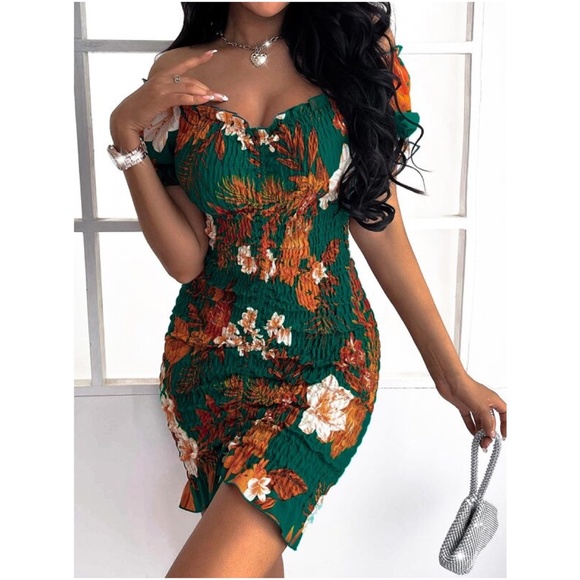 Boho Green Off Shoulder Fitted Party Dress - Picture 4 of 4